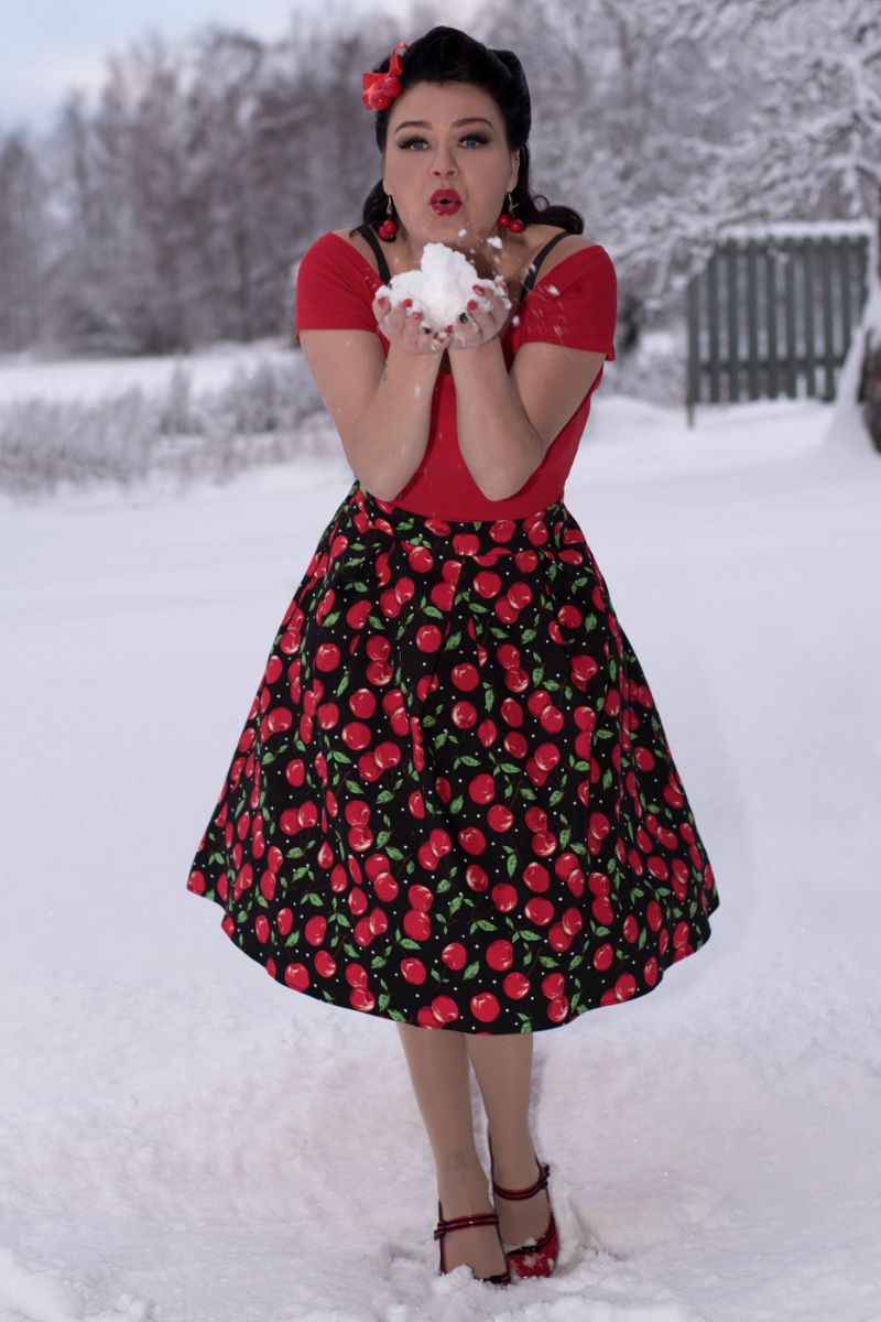 Carolyn Box Pleat Skirt: Retro cherry