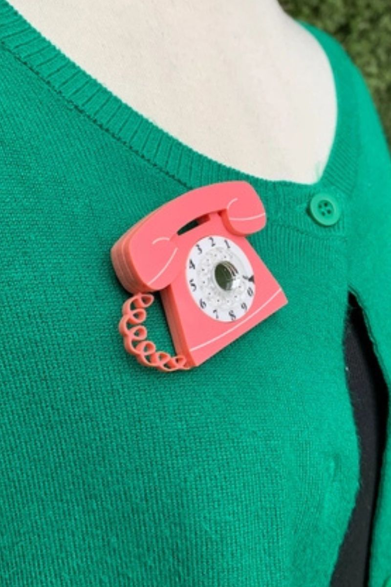 Retro Telephone Brooch: Pink